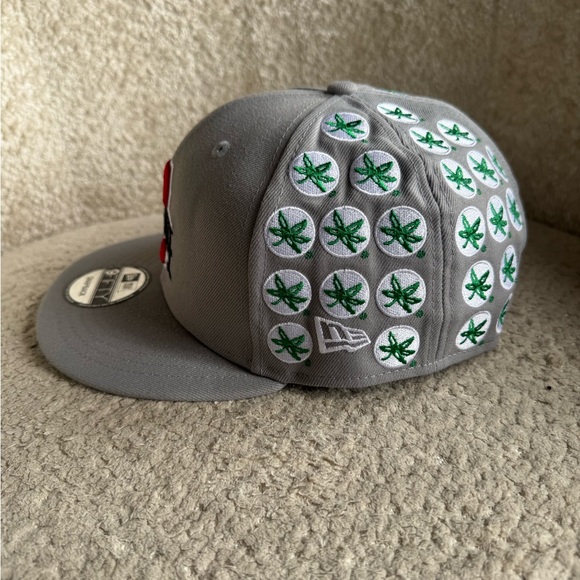 New Era 9fifty Ohio State Buckeyes SnapBack Gray Buckeye Leaf Embroidered New - Picture 5 of 6